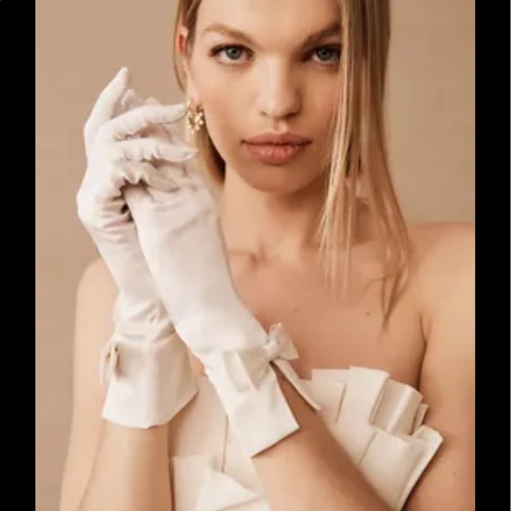 BRAND NEW Amato Gloves Farfalla in Diamond White